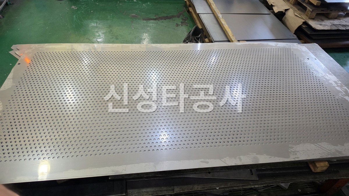 제주도 데크발판 스텐 헤어라인 타공 3