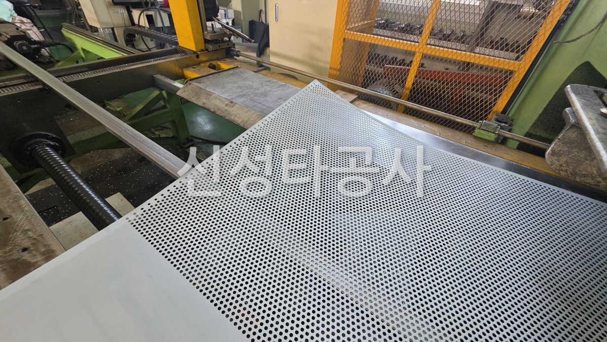 갈바 1T 천장 마감재 타공판 4
